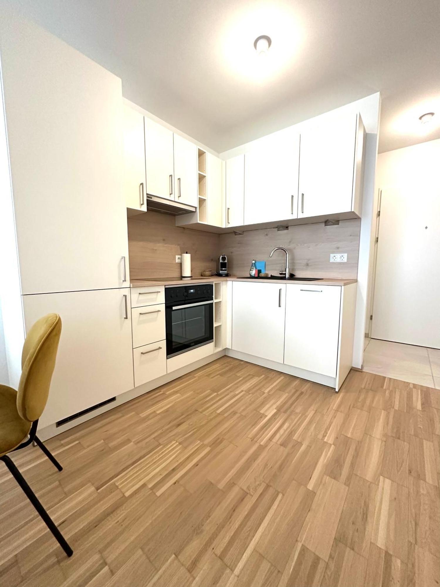 Coho City Apartments Mit Hauseigener Tiefgarage Вена Экстерьер фото