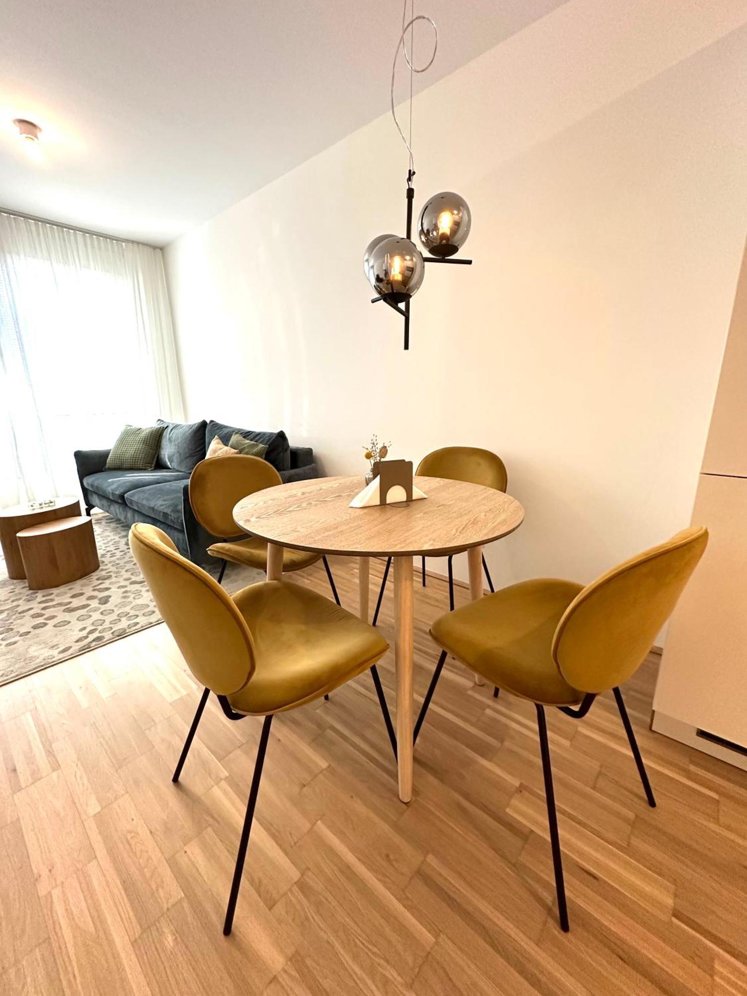 Coho City Apartments Mit Hauseigener Tiefgarage Вена Экстерьер фото