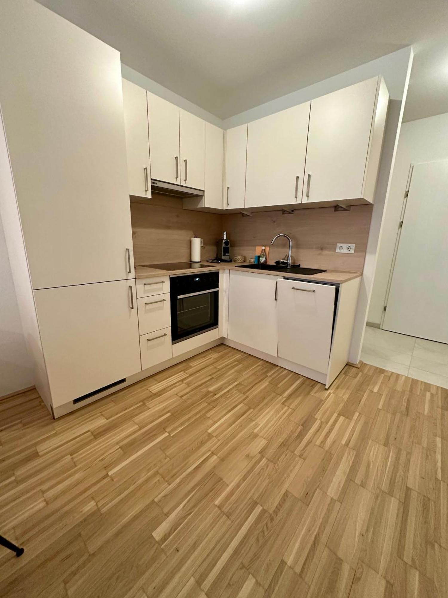 Coho City Apartments Mit Hauseigener Tiefgarage Вена Экстерьер фото