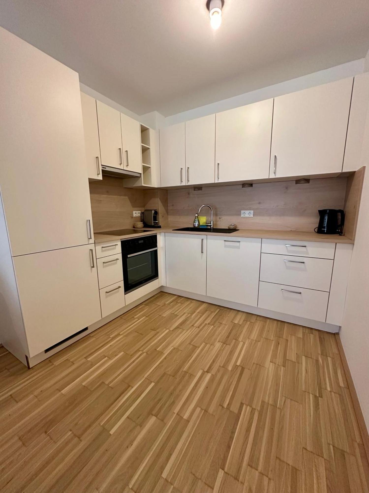 Coho City Apartments Mit Hauseigener Tiefgarage Вена Экстерьер фото